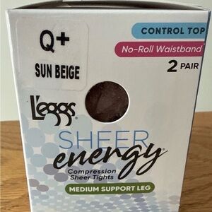 L'eggs irregular boxed 2 pair Sheer Energy Sun Beige size Q + Pantyhose